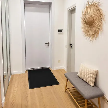 Riga Centre Stay With Balcony & Lift - 5-Min Walk To Old Town Appartement